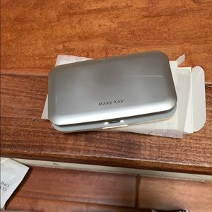 Mary Kay foundation compact.